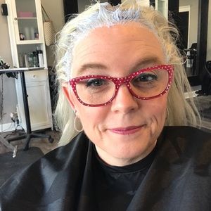 Meet your Posher, Lisa